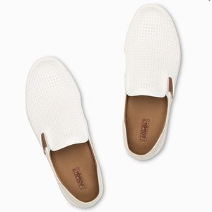 ☀️NWT☀️ OluKai ‘Peguea’ Slip On Shoe in White US 7